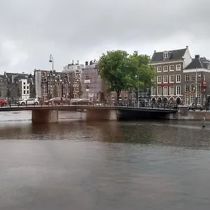 Rembrandt Square Boat Pays-Bas